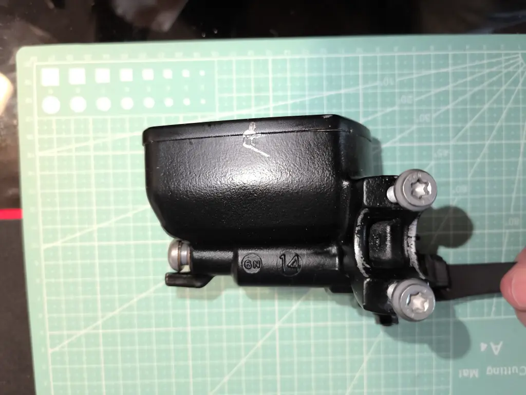 Bomba de freno Del. F850gs (Detalles)