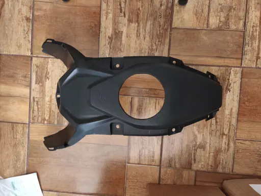 [46638556775 US] Carenado estanque  central G310r