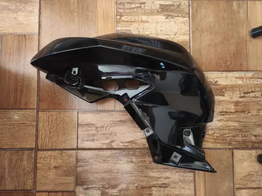 [46638565955 US] Carenado Estanque Izq. G310r 